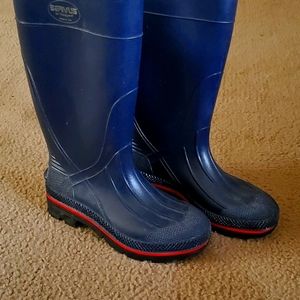 Women's rainboots size 8